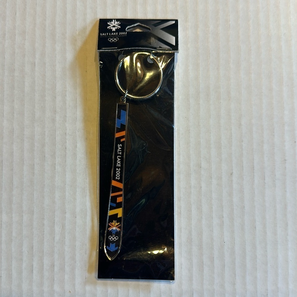 NWT Salt Lake 2002 collector ski key ring with design and Winter Olympics logo